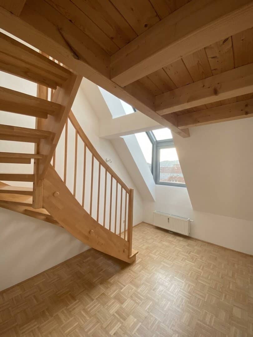 Außergewöhnliche zentrale Stadt-Etagenwohnung 90 m2 mit Terrasse über den Dächern von Graz - Nachmieter gesucht!!
