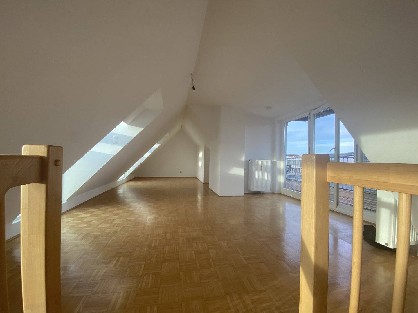 Außergewöhnliche zentrale Stadt-Etagenwohnung 90 m2 mit Terrasse über den Dächern von Graz - Nachmieter gesucht!!