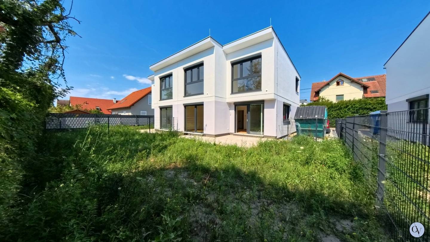 Living at the Mühlwasser - Carpenter kitchen and E-charging station included
