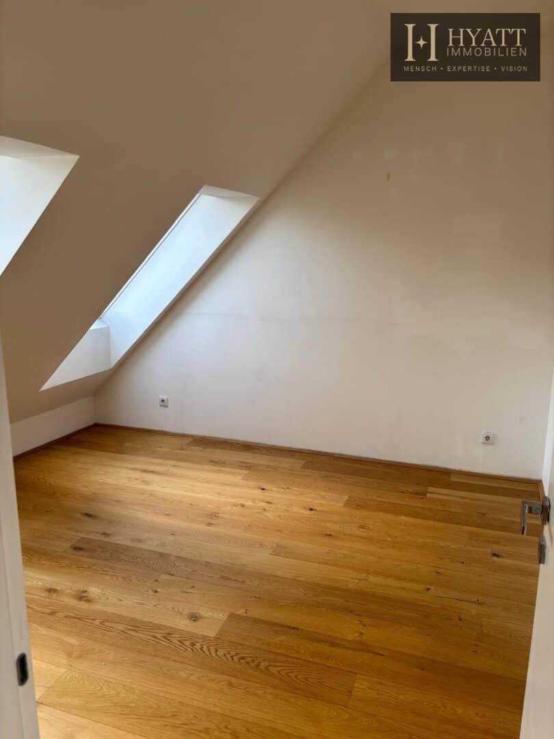 Moderne 2-Zimmer Dachgeschoßwohnung in 1100 Wien – 65m², Miete €990!