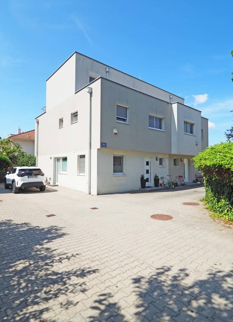BRUCKHAUFEN - BIRNECKERGASSE  | modernes Reihenhaus