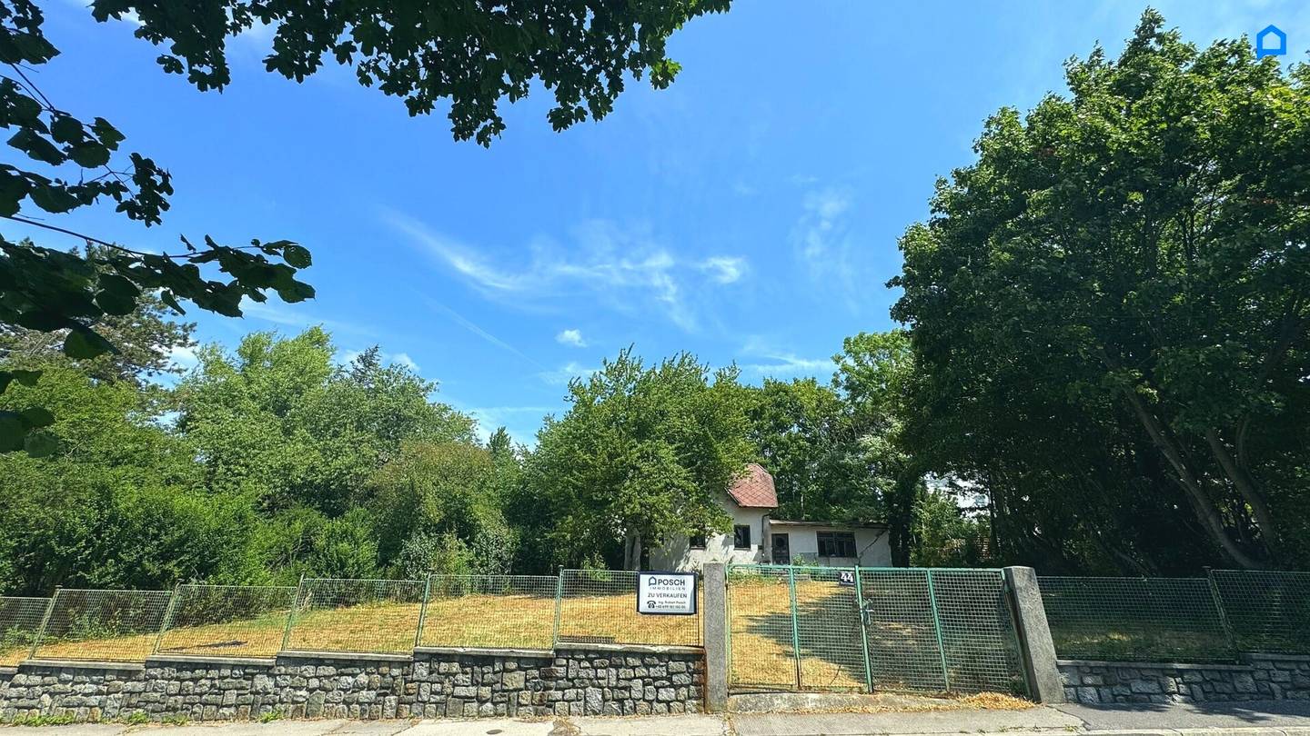 Space for Your Vision -- Building Plot approx. 952 m² -- optimal width and depth -- south-facing slope at Wolfersberg