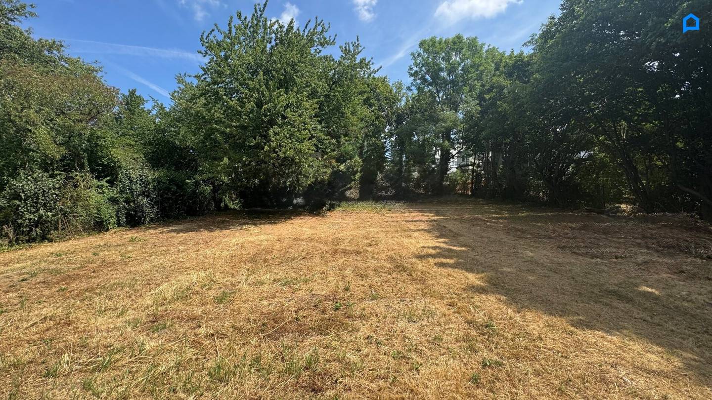 Space for Your Vision -- Building Plot approx. 952 m² -- optimal width and depth -- south-facing slope at Wolfersberg