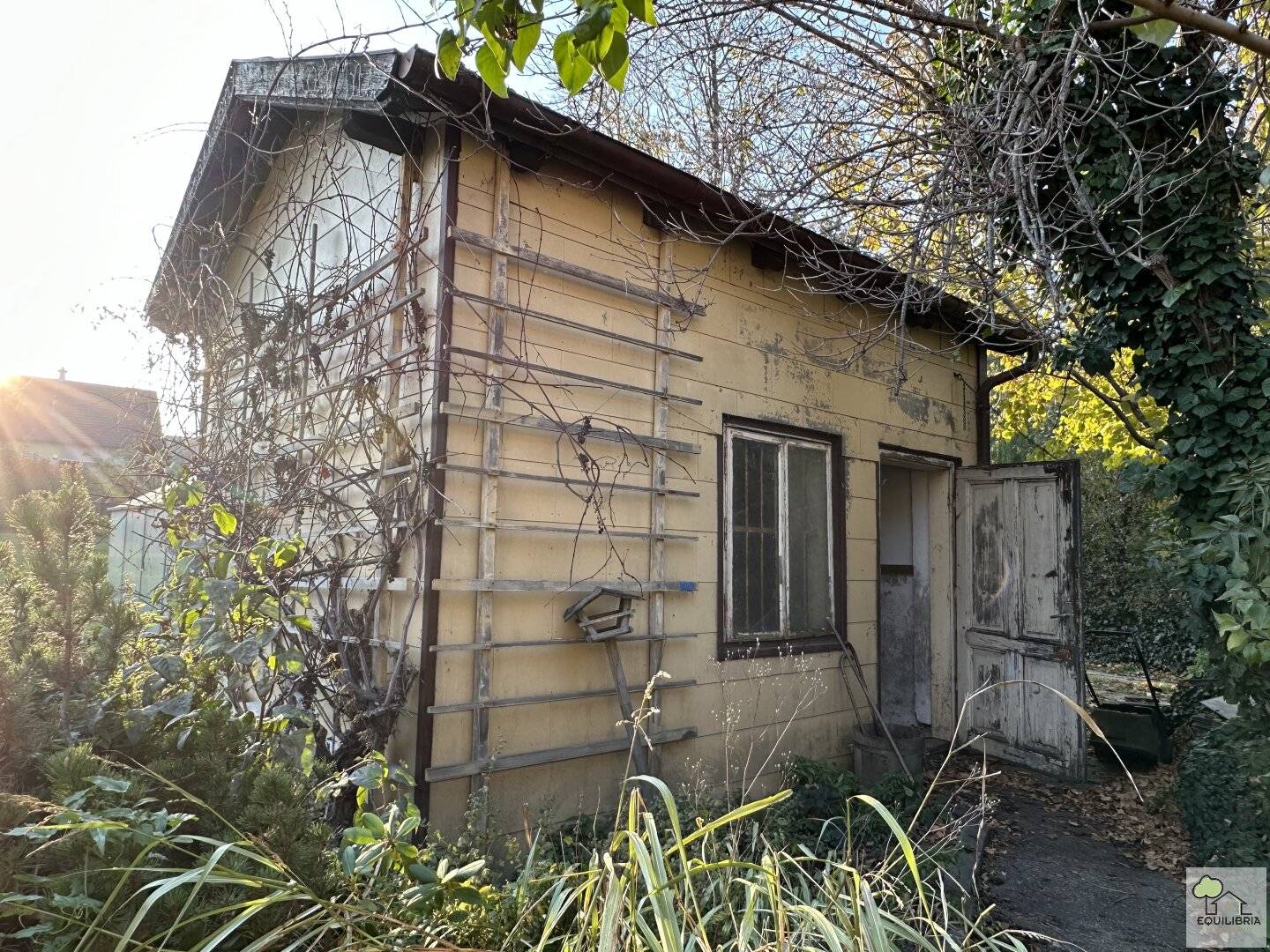 TOP LAGE ! SELTENE GELEGENHEIT !  ca. 2200 m2 GROSSES GRUNDSTÜCK MIT ALTBESTAND IN KLOSTERNEUBURG OBERE STADT !
