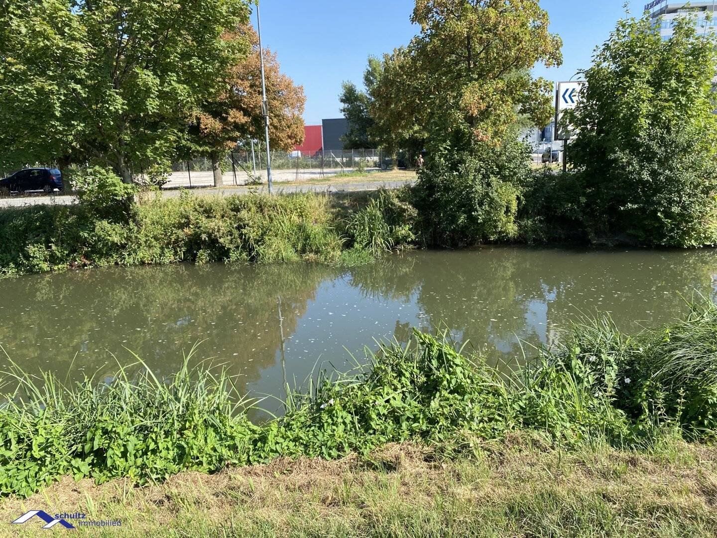 SCHULTZ IMMOBILIEN - Single-family house in idyllic green location of Gumpoldskirchen