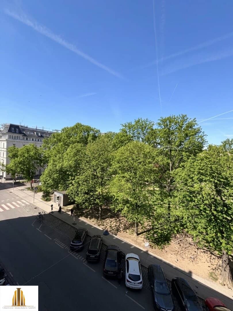 GREEN VIEW Bright 2 rooms in prime location on 1st floor Near U1