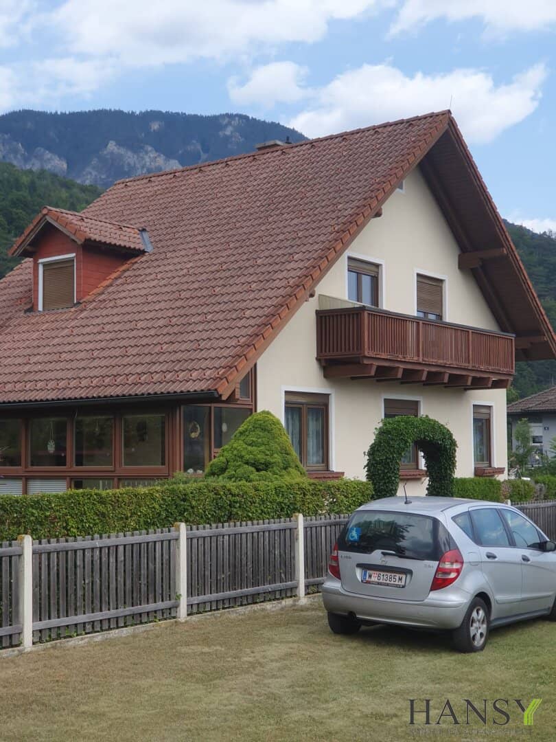 Sehr gepflegtes charmantes Landhaus in Reichenau an der Rax – 5 Zimmer, Garten &amp; 2 Garagen und sofort beziehbar