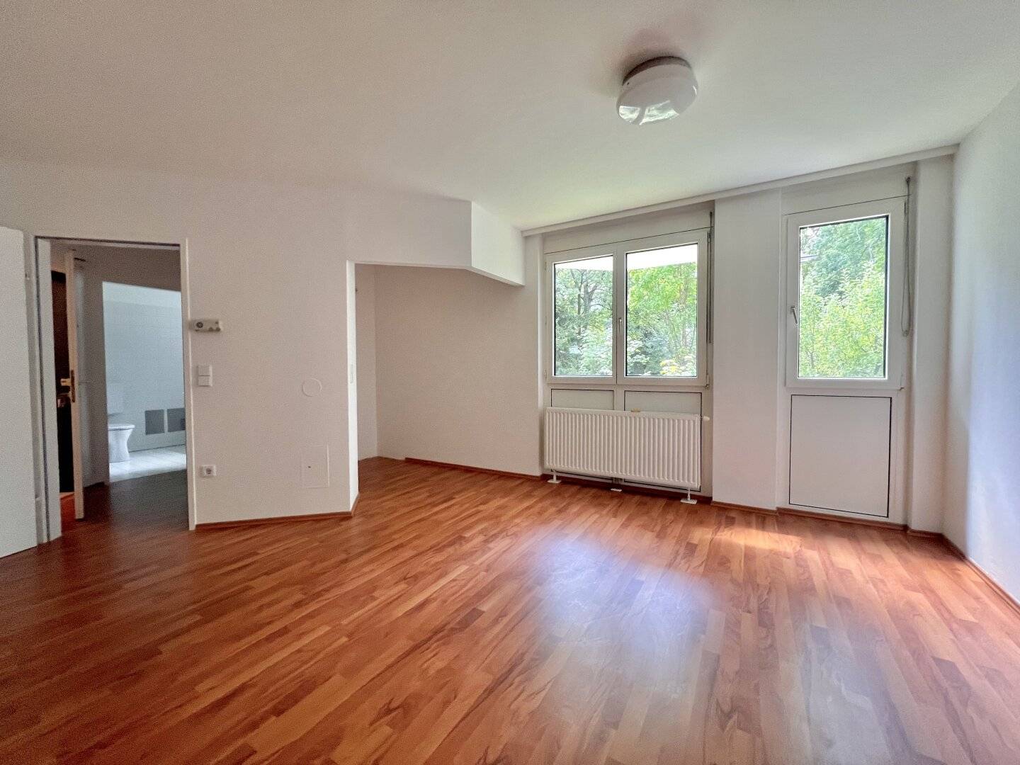 GARTENWOHNUNG! Topsanierter Neubau mit traumhafter Grünanlage!