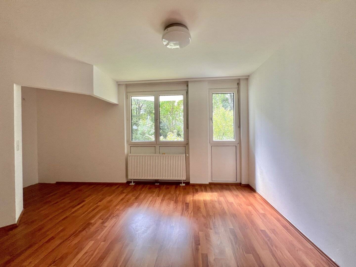 GARTENWOHNUNG! Topsanierter Neubau mit traumhafter Grünanlage!