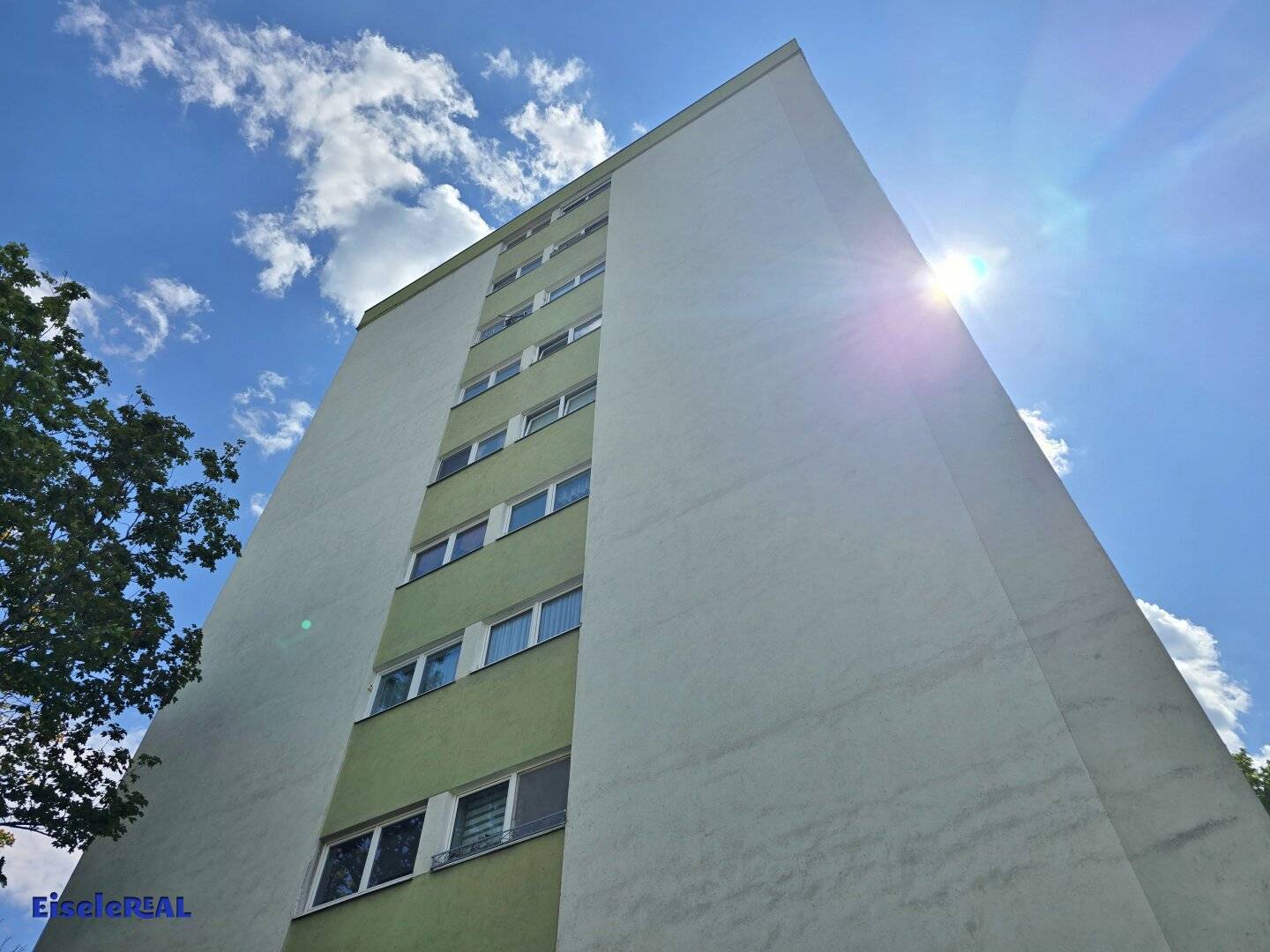 3-room apartment on 6th floor with elevator and great view