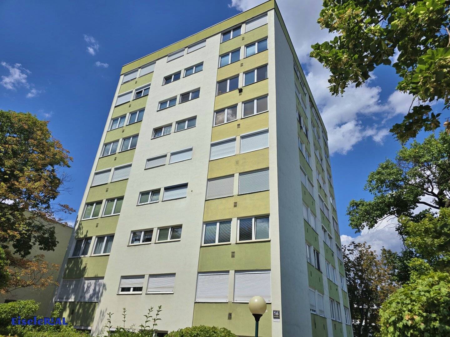 3-room apartment on 6th floor with elevator and great view