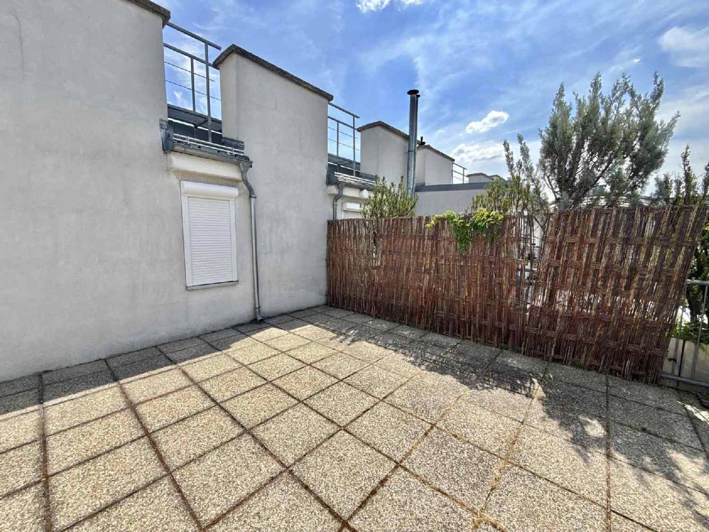 Bright Maisonettewohnung with spacious roof terrace and gallery