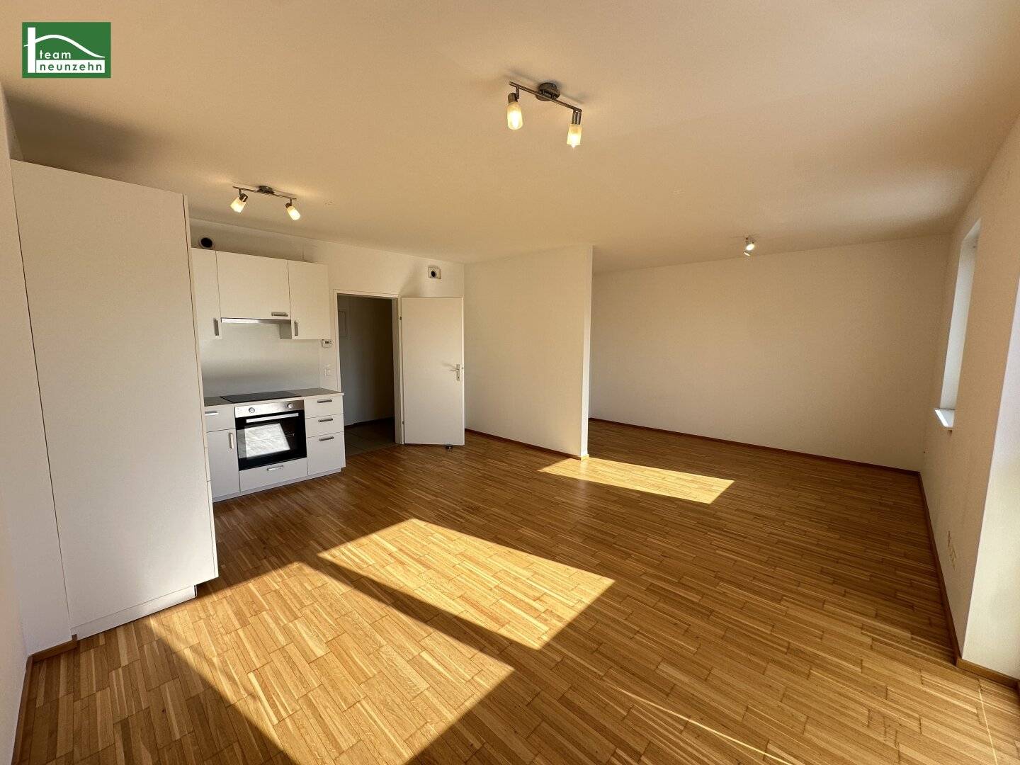 Spacious 1-room apartment in the centre of Himberg yet quiet Available from August