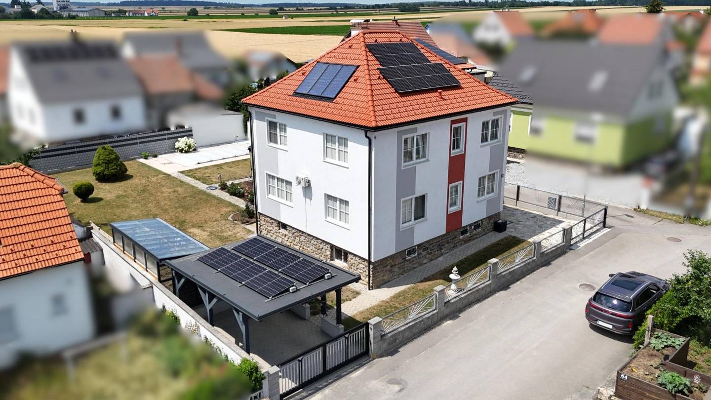 Wohnung mit Pool und nachhaltiger Energietechnik