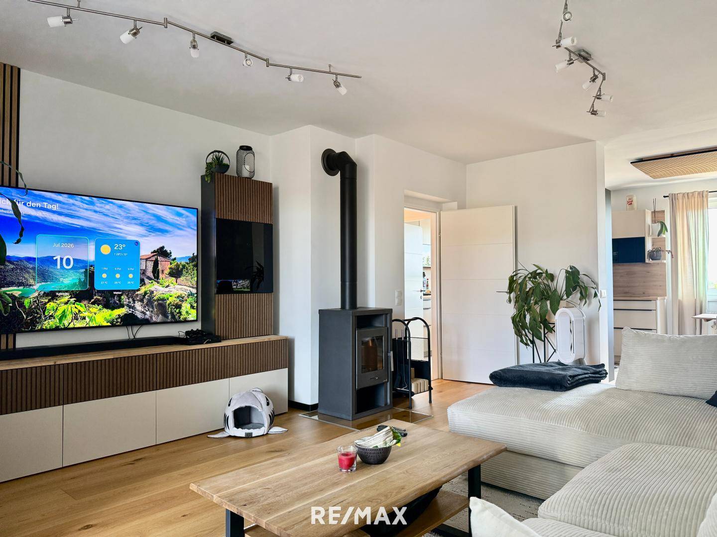 Saniert und lichtdurchflutet Wohnung mit Loggia und Parkplatz