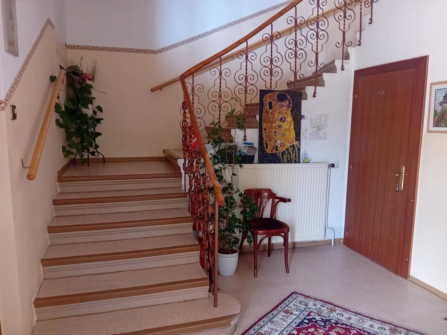 Anlegerwohnung mit laufender Kurzzeitvermietung und Garage