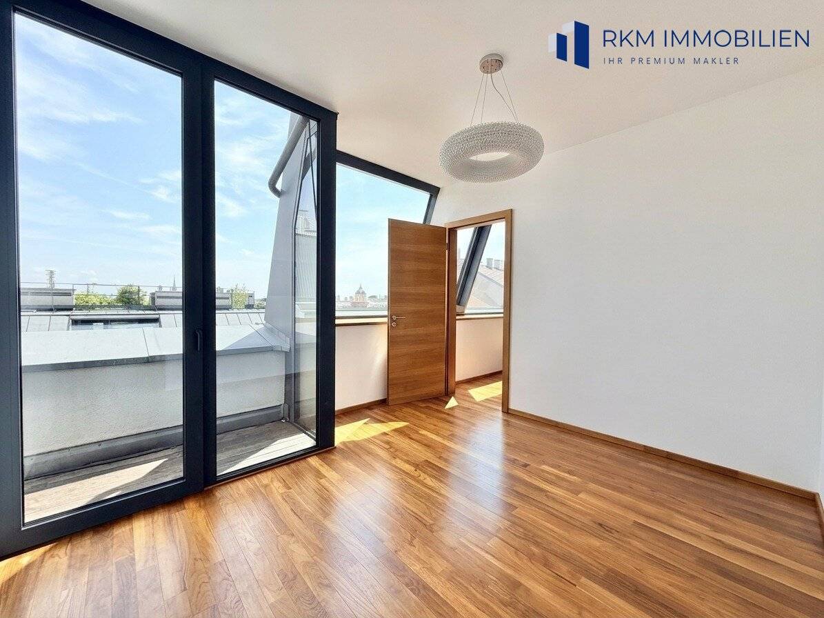 First-time occupancy attic 2-room apartment 62.5 m² with terrace and parking space, 1080 Wien