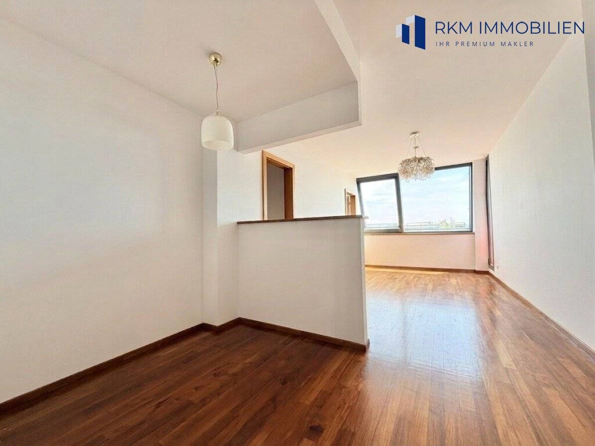 First-time occupancy attic 2-room apartment 62.5 m² with terrace and parking space, 1080 Wien