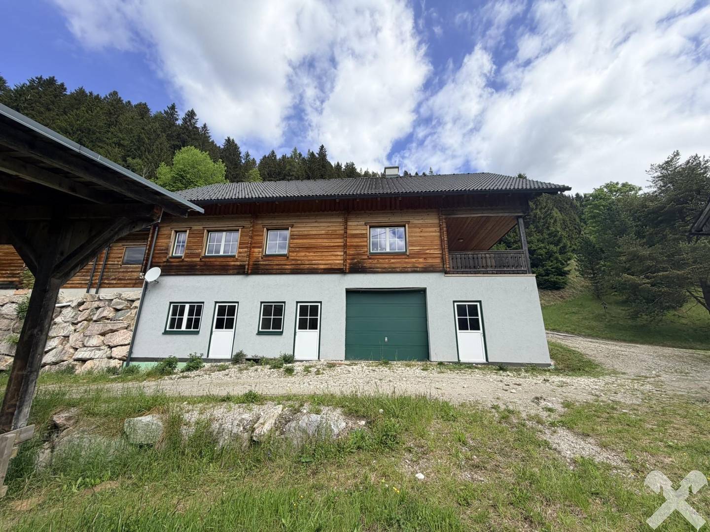 Lichtdurchflutete Ferienwohnung im modernen Holzhaus