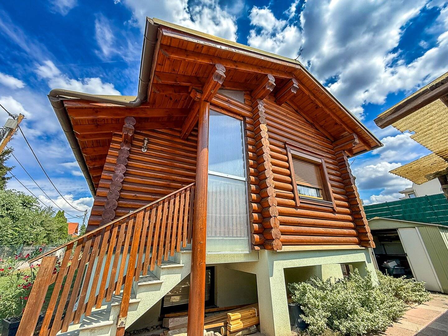 Chalet feeling in Donaufeld - natural log house with sauna, fireplace and garden