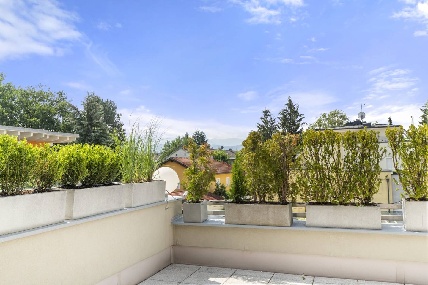 I am not a home for everyone. Maybe exactly for you - 130 m² Penthouse | Outdoor sauna | 2 carport parking spaces included