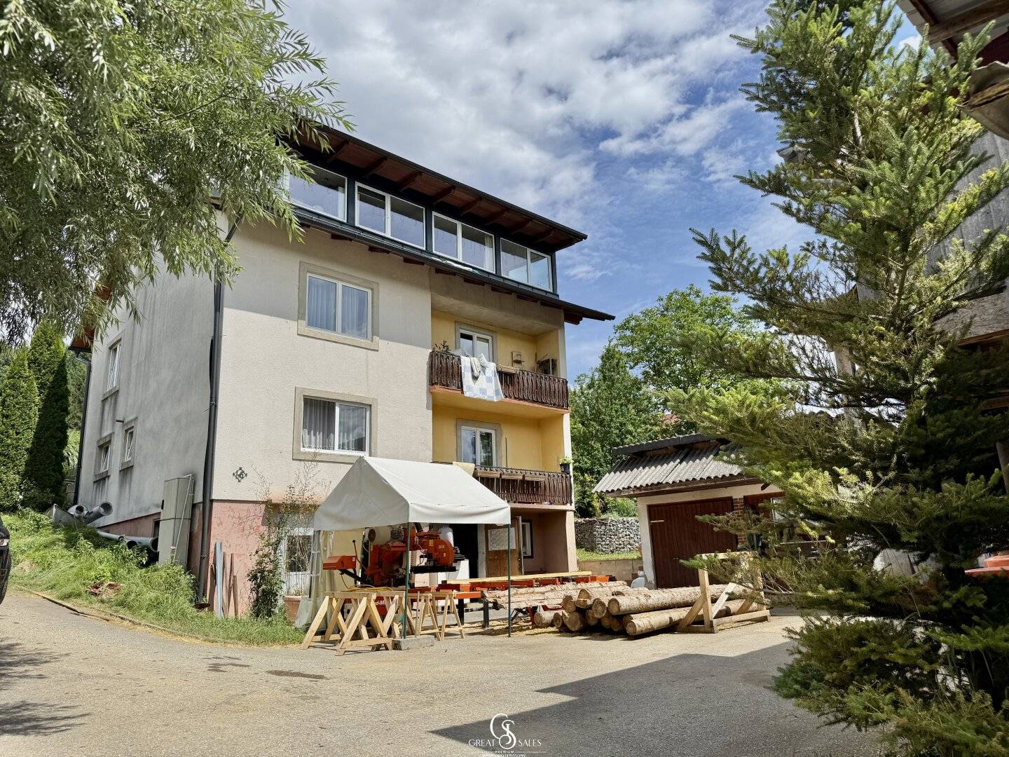 Großzügiges Anwesen mit Wohnhaus, Wirtschaftsgebäuden und vielseitigem Nutzungspotenzial in idyllischer Ruhelage auf rd. 4.451 m² Grundstück in Dorfgebietswidmung