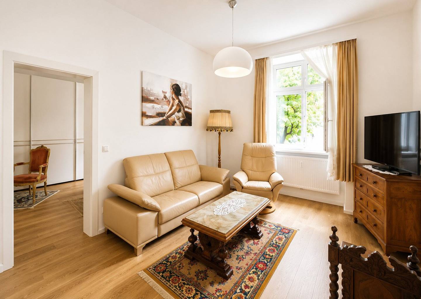 Exclusive historic gem in Währing – courtyard location with garden view