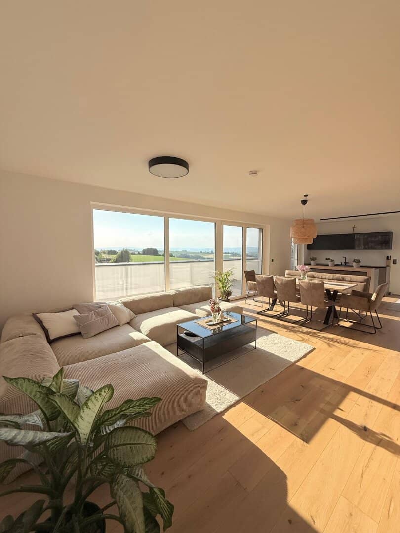 Wo Aussicht auf Luxus trifft - Traumhaftes Penthouse in Kirchberg-Thening