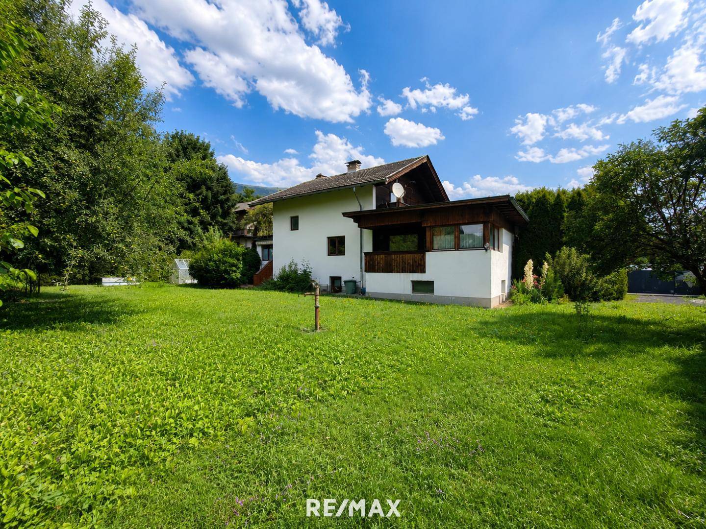 Grundstück mit Bestandshaus und Ausbaupotenzial Familienwohnung