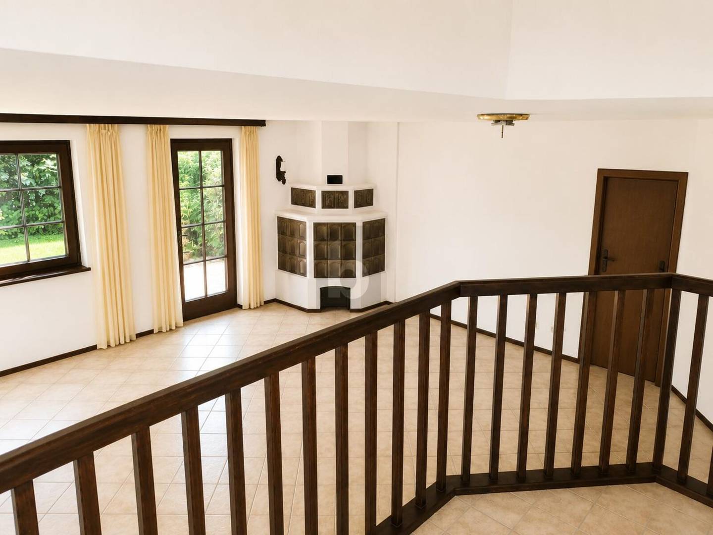 Familienwohnung mit Galerie Garten und Bergblick