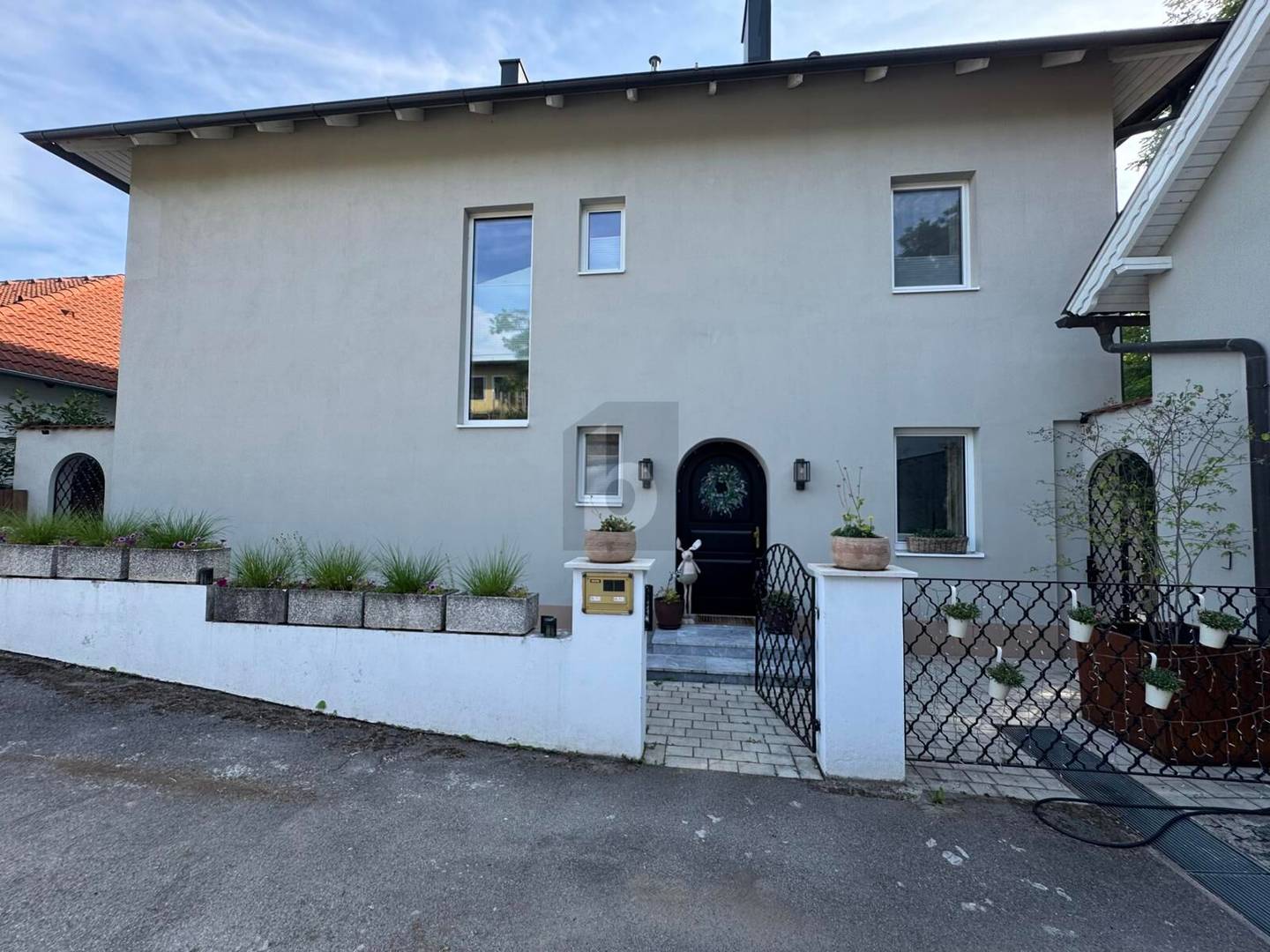 Familienwohnung with large garden by Burg Kreuzenstein and view to the skyline