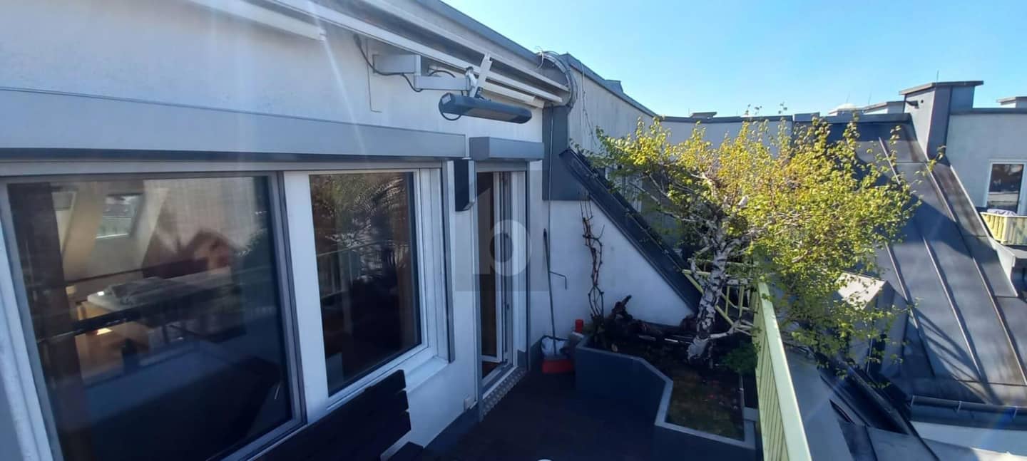 Helle Dachgeschosswohnung mit sonniger Dachterrasse