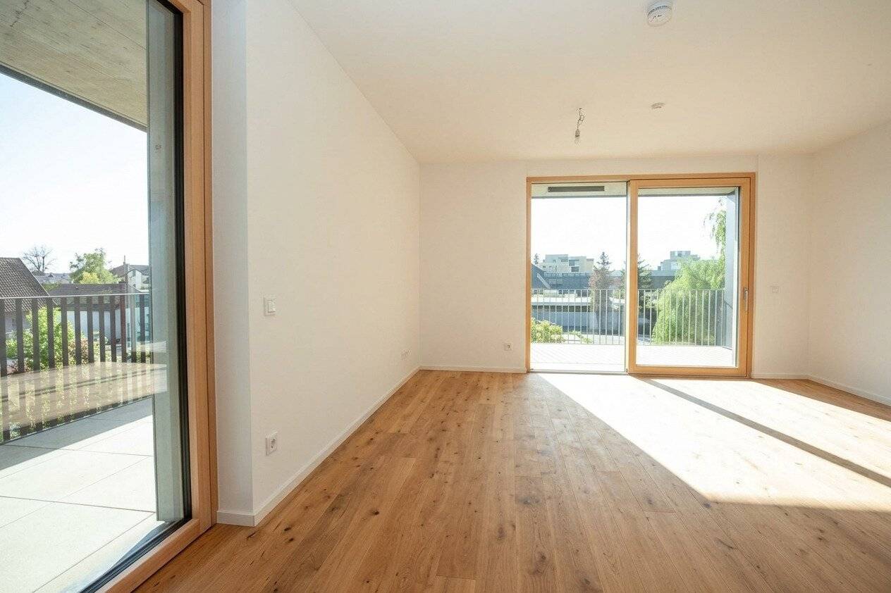 Exclusive rental apartment with ceiling cooling, 2 balconies and magnificent view of greenery - Plenty of space for the whole family