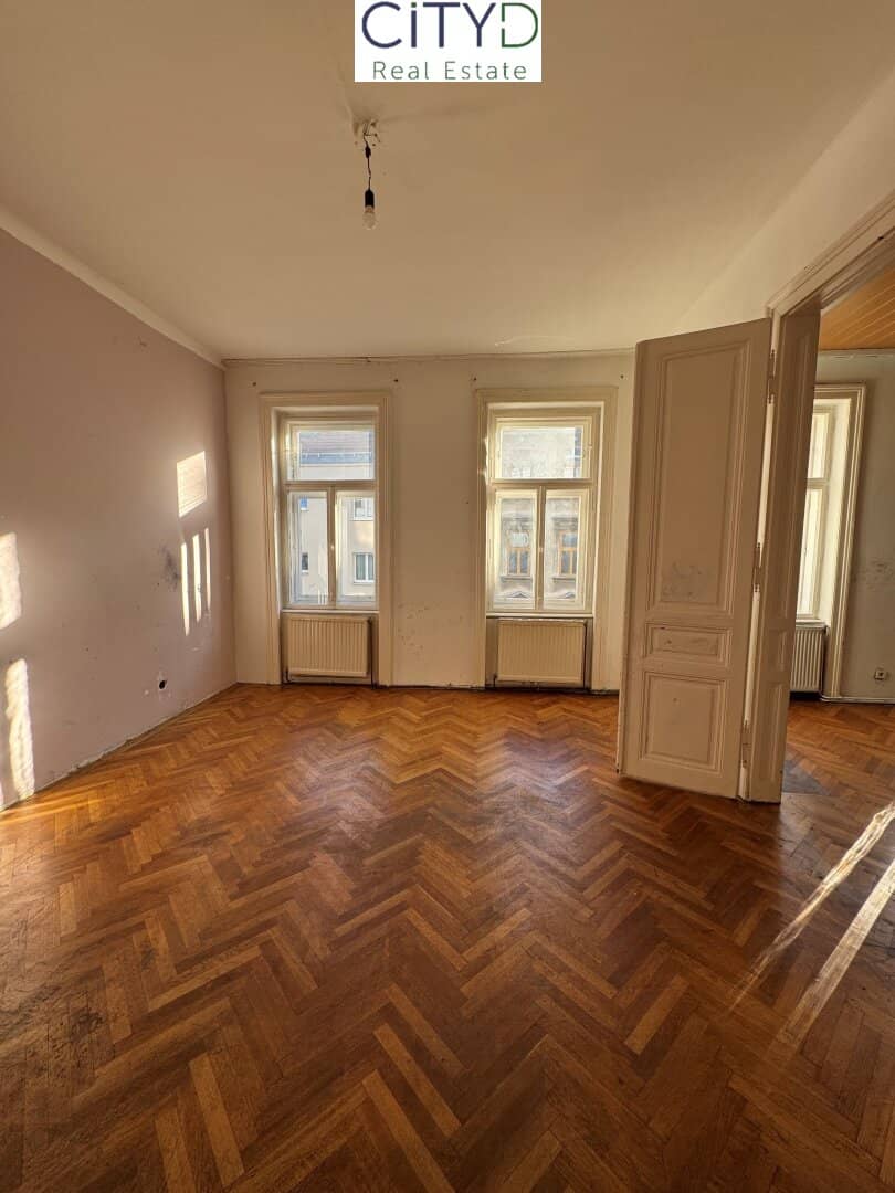 2-room old building apartment in very good location