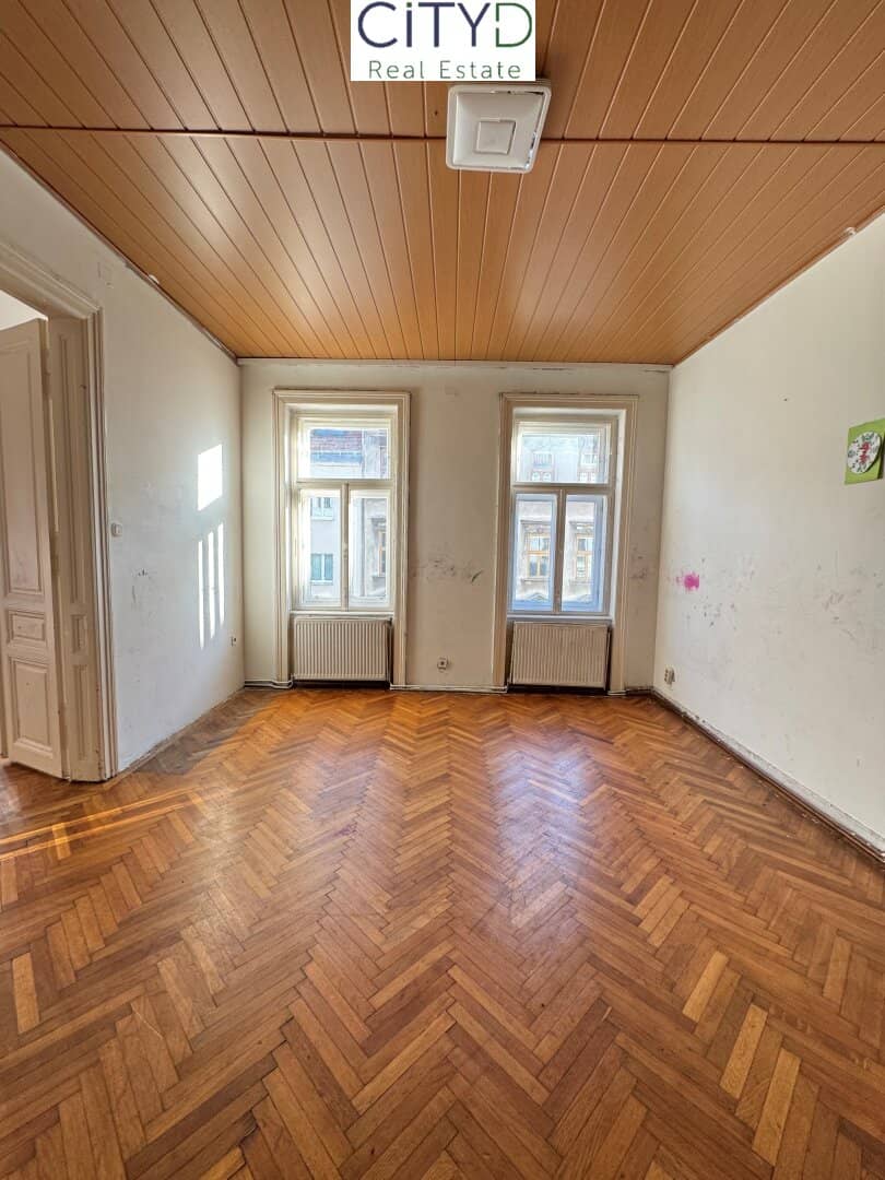 2-room old building apartment in very good location