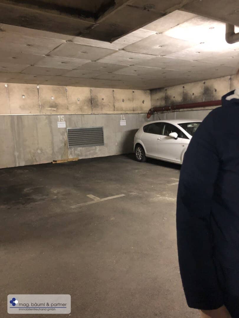 GUT ZU BEFAHRENDER TIEFGARAGENPLATZ ZU MIETEN
