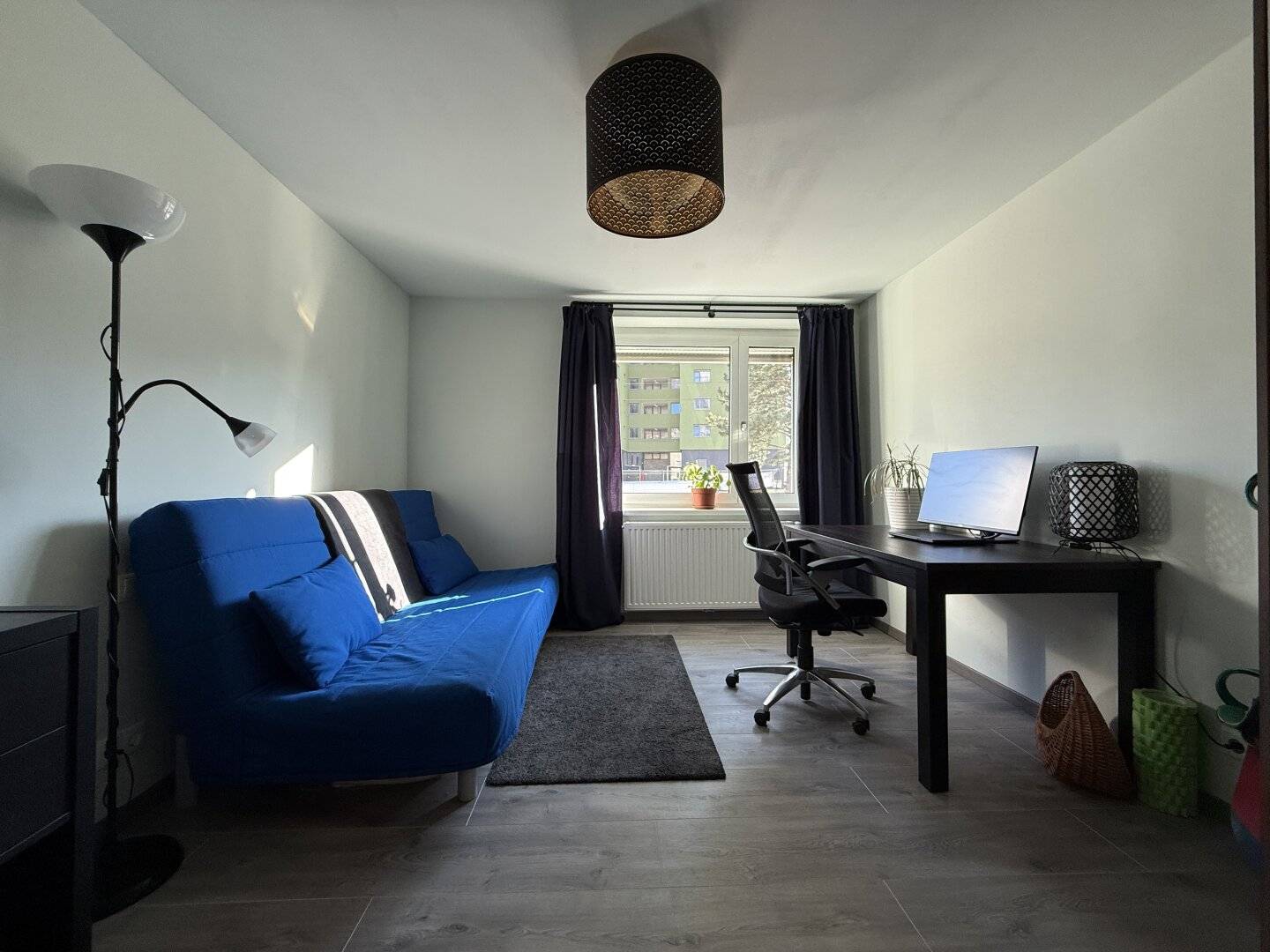 Lovingly renovated 3-room ground floor apartment with charm