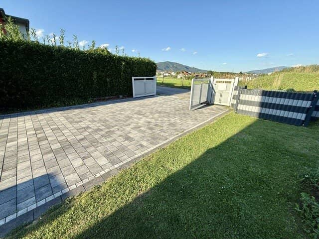 Familienwohntraum! Exklusives 5-Zimmer-Einfamilienhaus in bester Lage in Kapfenberg mit großzügigem Garten, Terrasse mit Pergola, Balkon &amp; Doppelcarport!