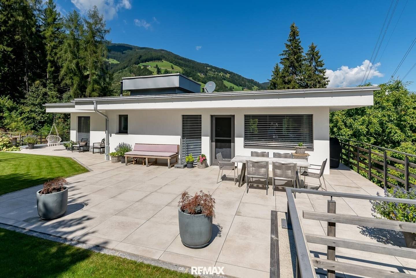 Design trifft Alpenflair – wunderschönes Einfamilienwohnhaus mit Einliegerwohnung im Zillertal!