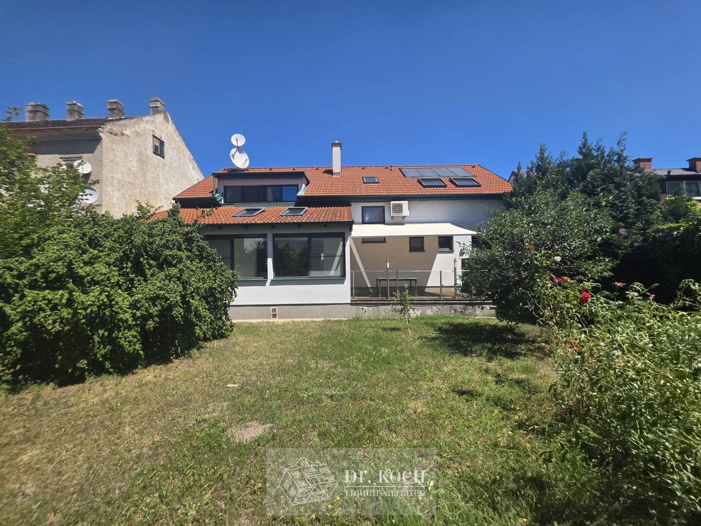 Modern single-family house with sunny garden in quiet location near the Liesingbach