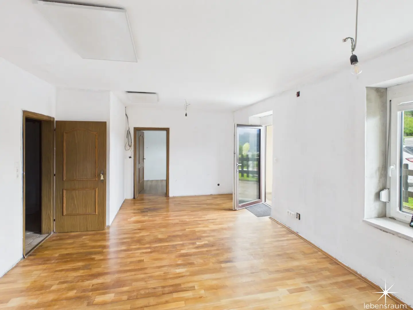 3-Zimmer Wohnung mit Gestaltungspotenzial in attraktiver Lage. Seeboden. Indoor Pool. Touristische Vermietung. Stellplätze.