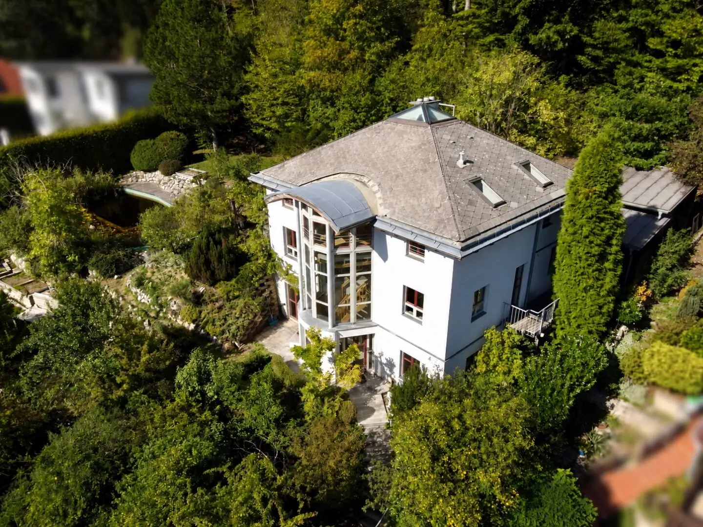 South-facing residential dream in the green with swimming pond and forest access