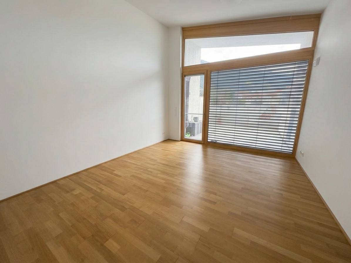 Helle Wohnung mit großer Terrasse und Tiefgarage