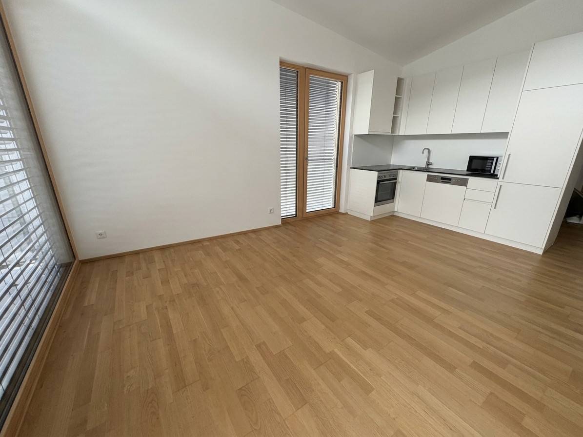 Helle Wohnung mit großer Terrasse und Tiefgarage