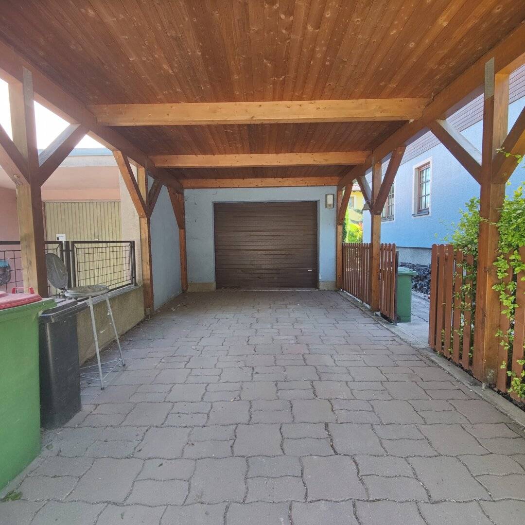 Liebevoll gepflegtes Einfamilienhaus mit Garten und Garage