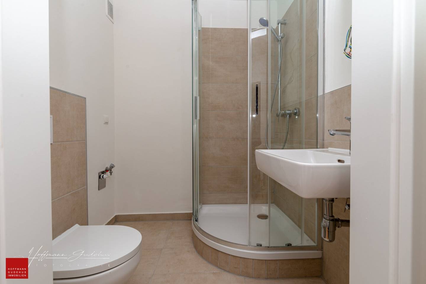 FIRST OCCUPANCY AFTER RENOVATION: 2-Room Apartment in Perfect City Location