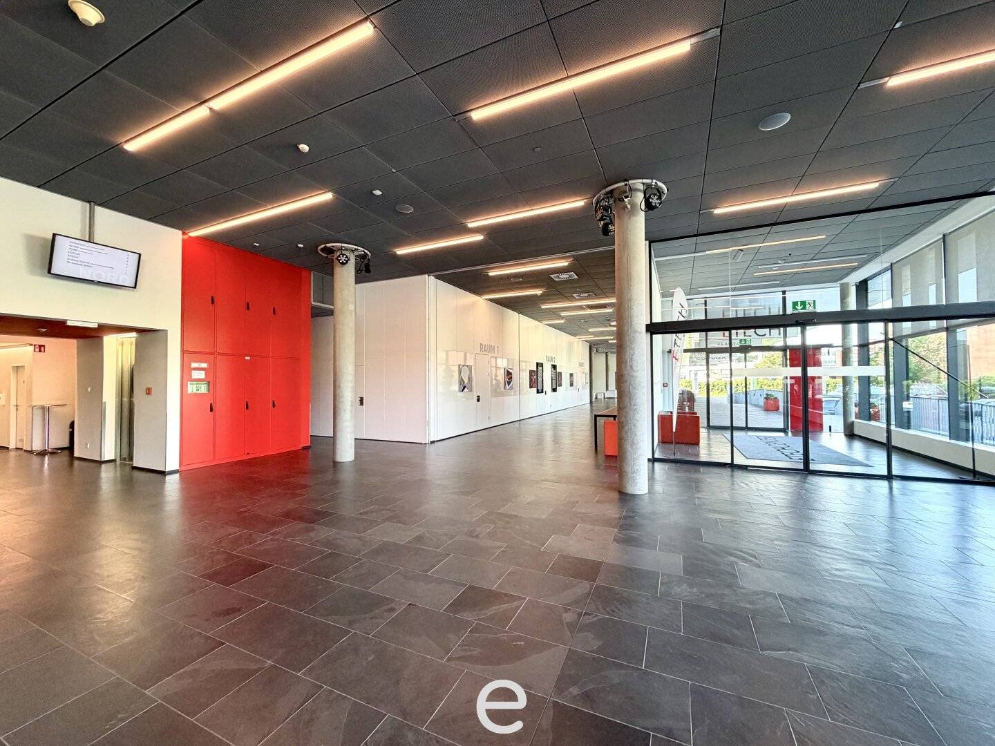 Flexible office spaces with rooftop terrace in prime location of Linz I ETECH CENTER
