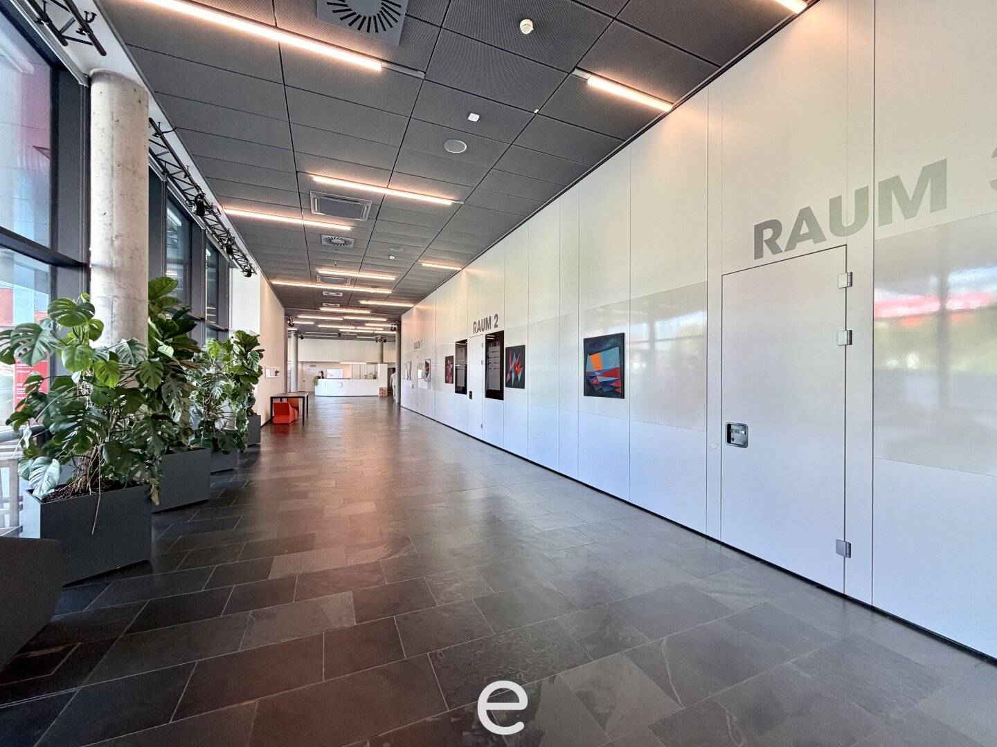 Flexible office spaces with rooftop terrace in prime location of Linz I ETECH CENTER