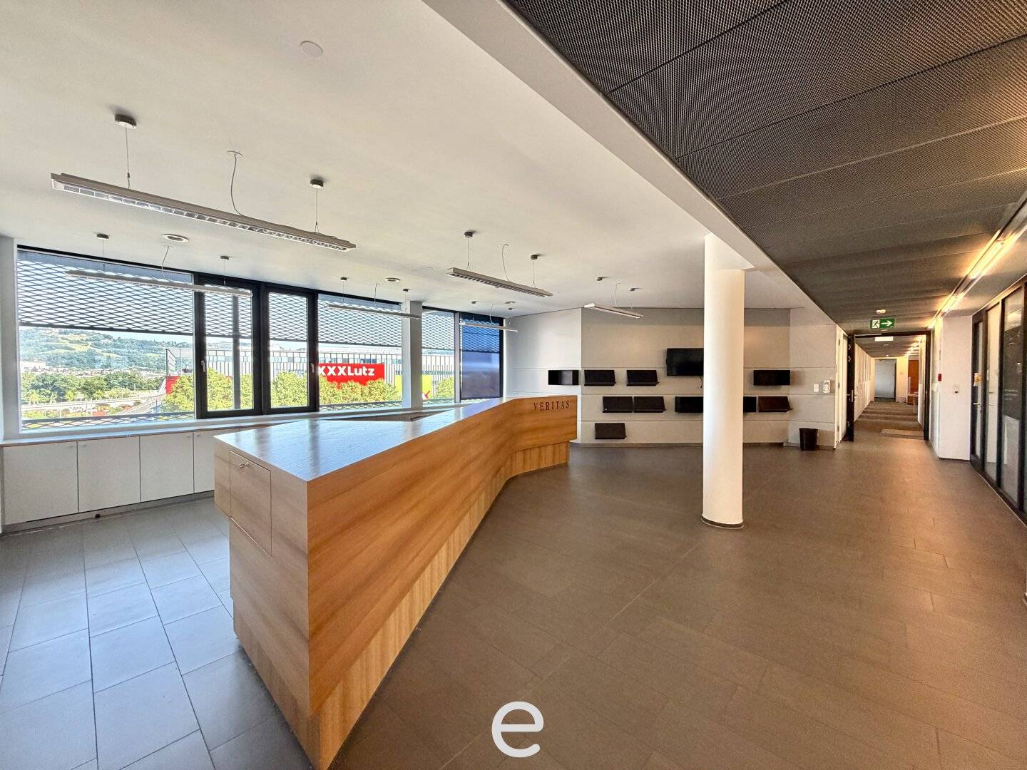 Flexible office spaces with rooftop terrace in prime location of Linz I ETECH CENTER