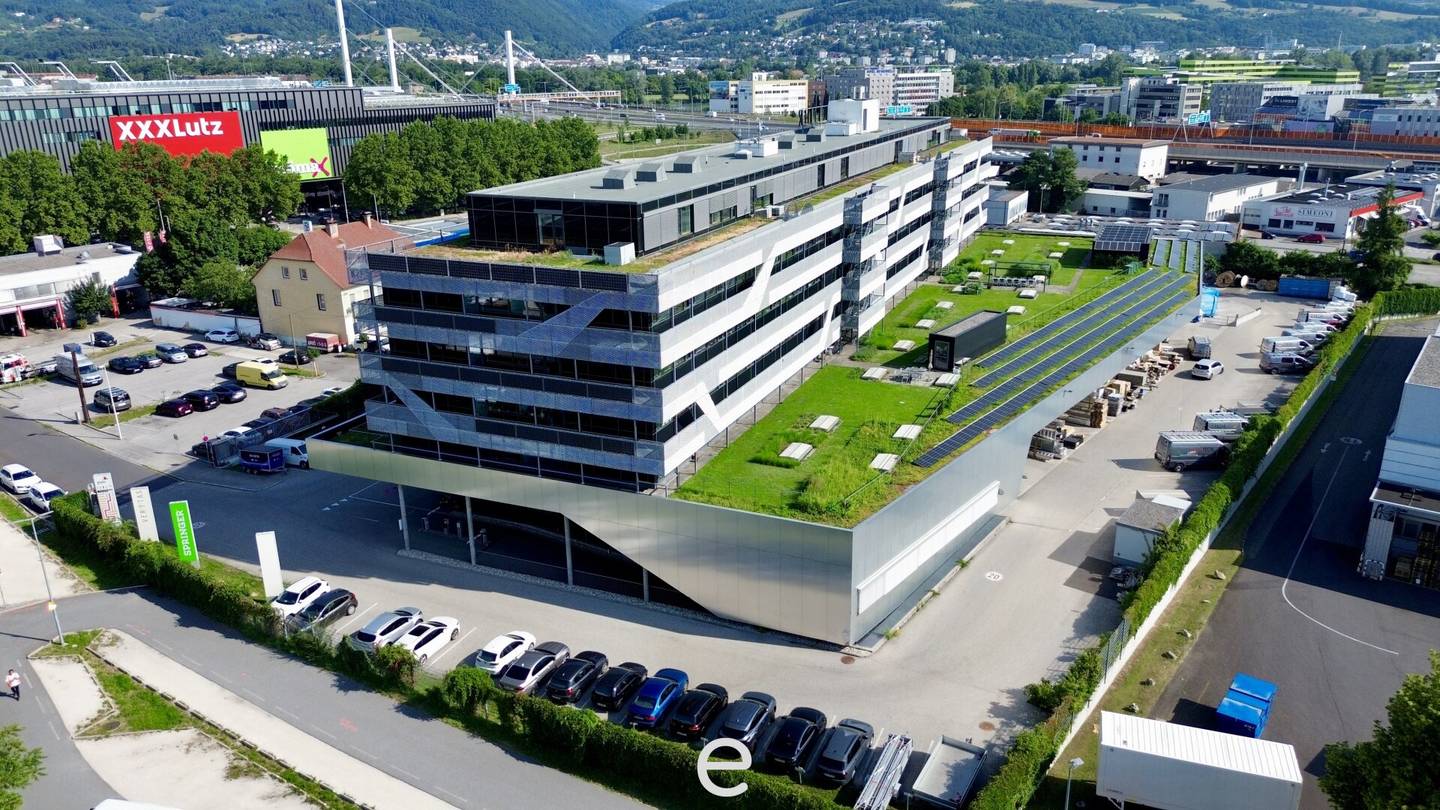 Flexible office spaces with rooftop terrace in prime location of Linz I ETECH CENTER